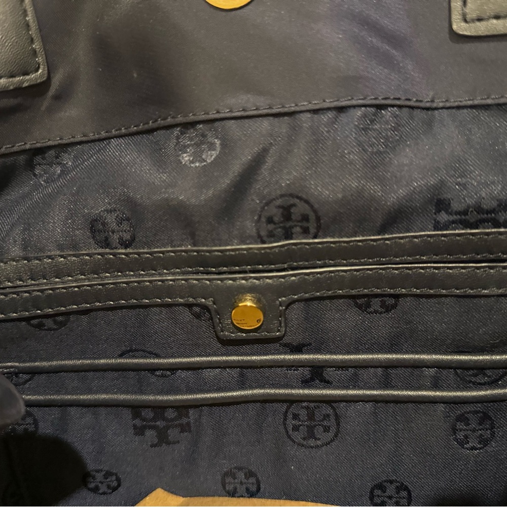 Tory Burch. 16” x 12” - Picture 6 of 11